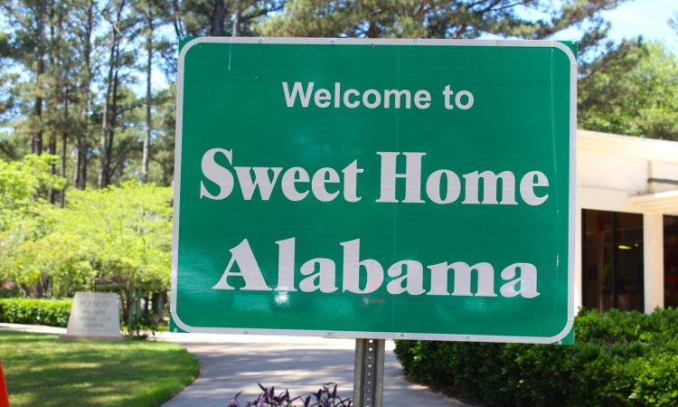 road sign welcoming retirees to alabama